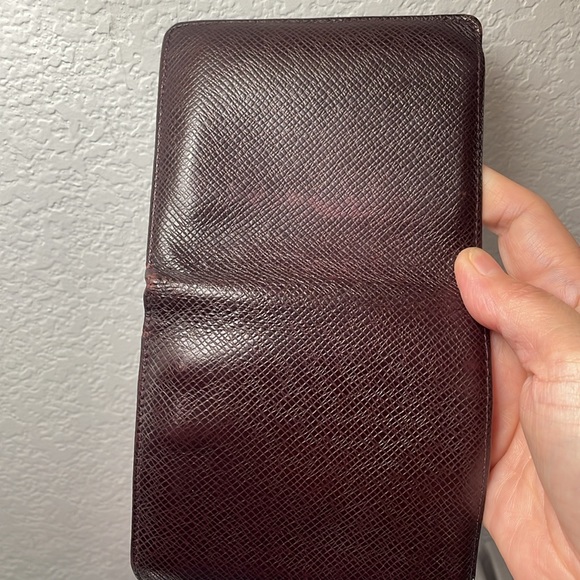 Vintage, Authentic, Louis Vuitton TAIGA  bi-fold wallet Bordeaux  Leather - Picture 10 of 15